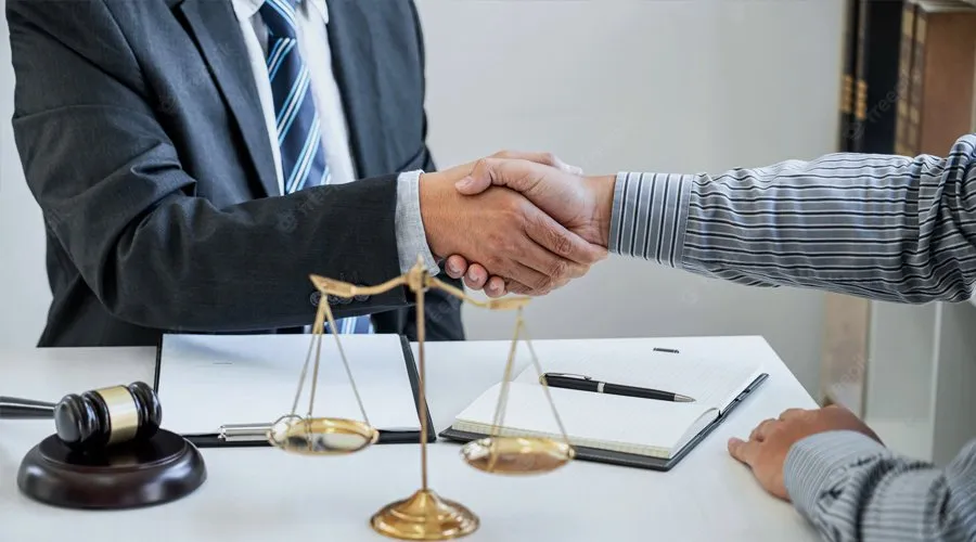 Choosing the Right Personal Injury Attorney After a Florida Car Crash